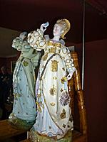 anchor-mark-on-romeo-juliet-porcelain-figurines-pre-1920-21480648.jpg