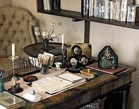 7b9fПисьменный стол Л.Толстого в музее.jpg